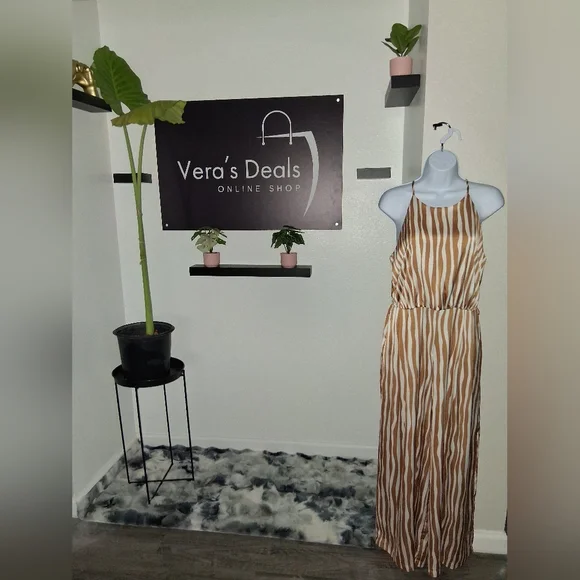 Blu Pepper Caramel Abstract Stripe Halter Neck Belted Jumpsuit - Picture 2 of 8